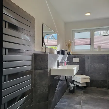 Muellers Nest 度假居 *